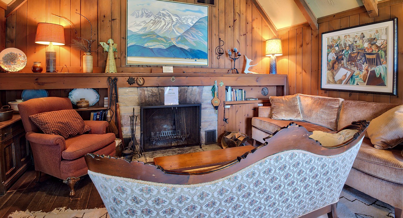 2018 Fools Paradise banner Photo Mark Wolfson