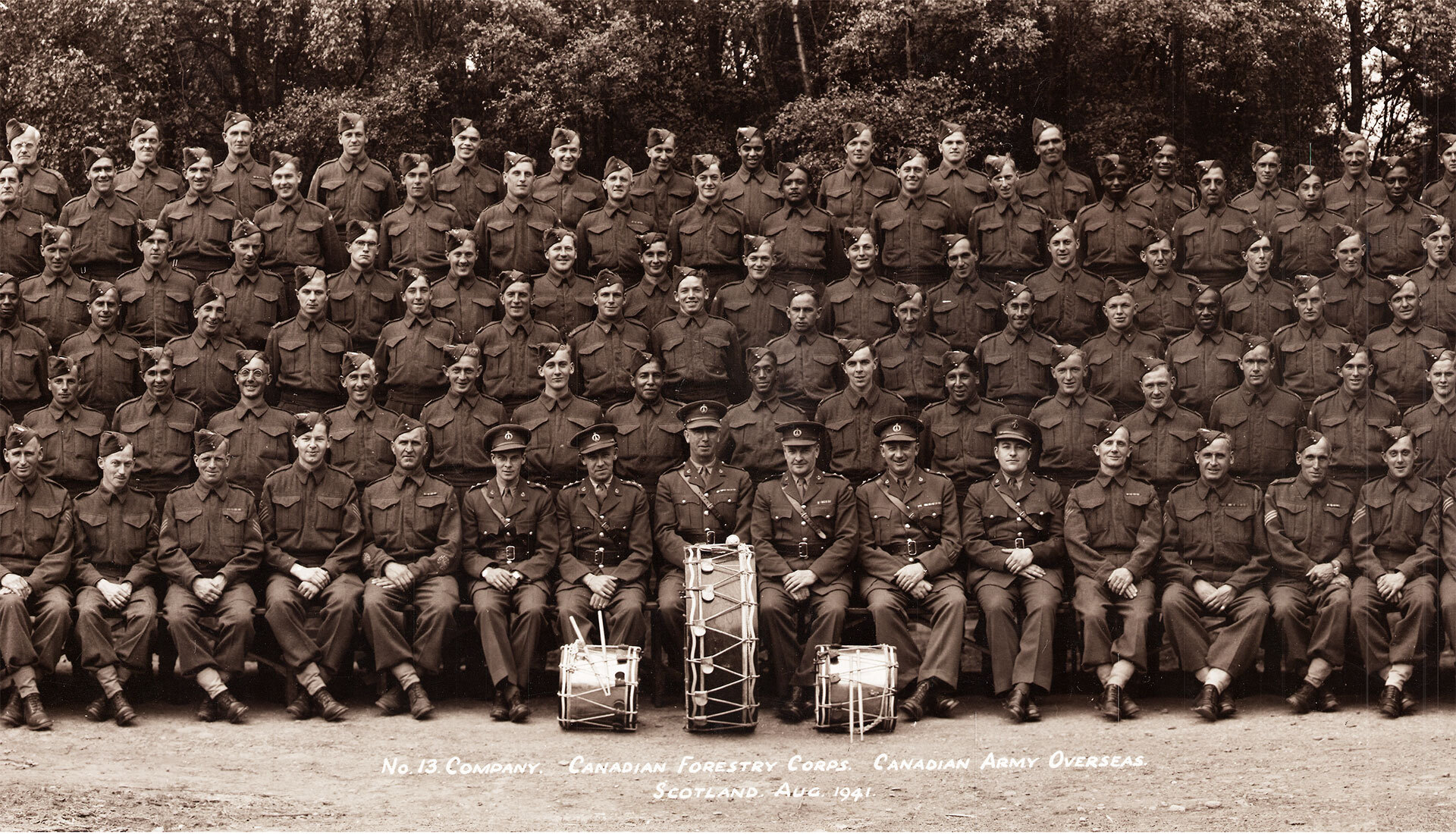 La 13e compagnie du Corps forestier canadien, 19800681-007. (Photo : Musée canadien de la guerre)
