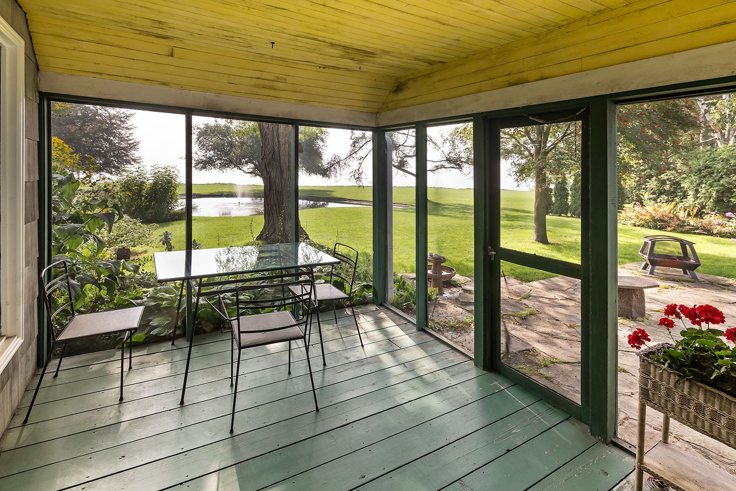 Inside Fool's Paradise (Photo: Tony Hafkensheid)