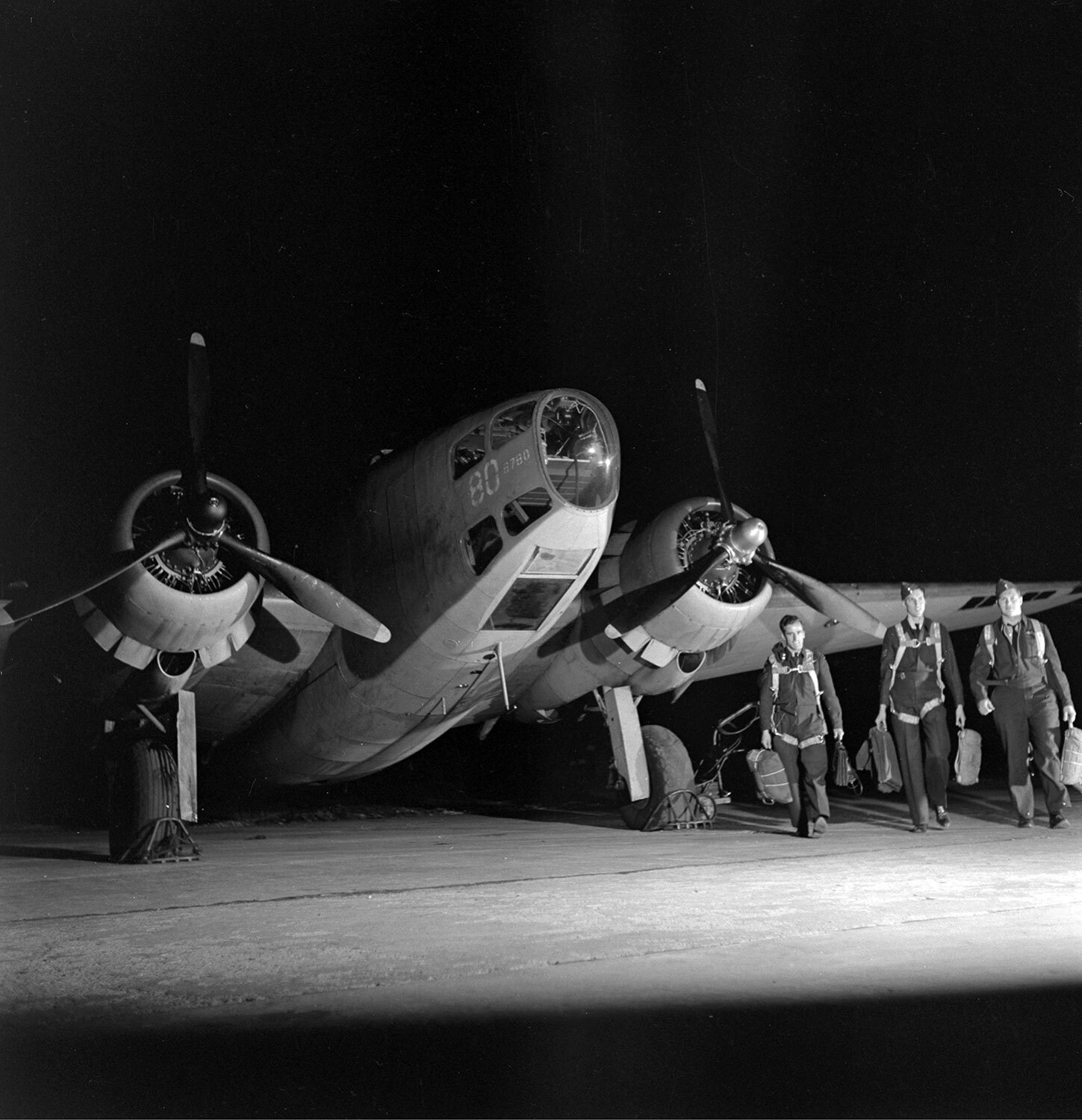 Students in North Bay return from a night training flight. The Royal Air Force Ferry Command (RAFFC) was responsible for transporting aircrafts from Canadian and American factories to war zones. The vast Northern Ontario landscape was used as a substitute in training for dangerous transatlantic flights. (Photo: North Bay Museum)