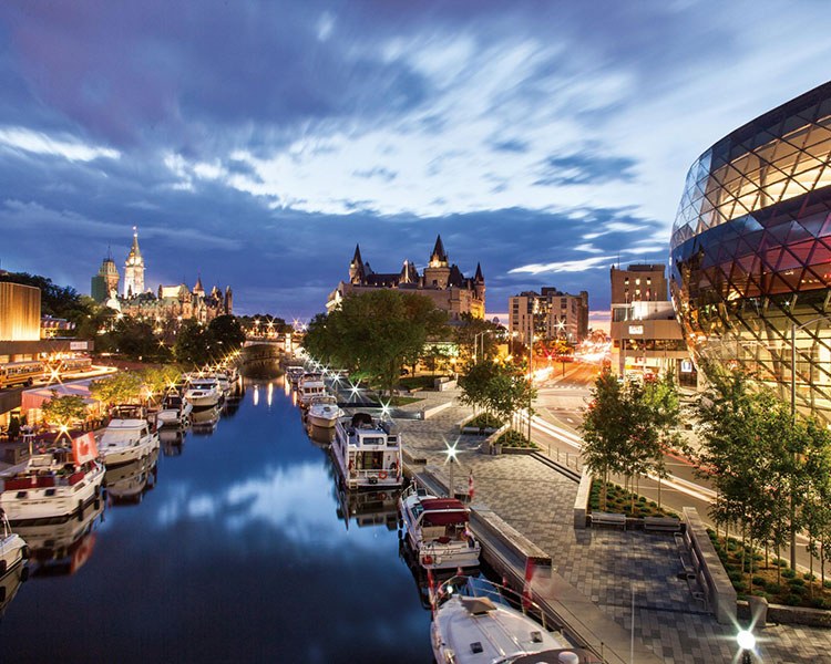 The Rideau Canal in downtown Ottawa (Photo: Destination Ontario)