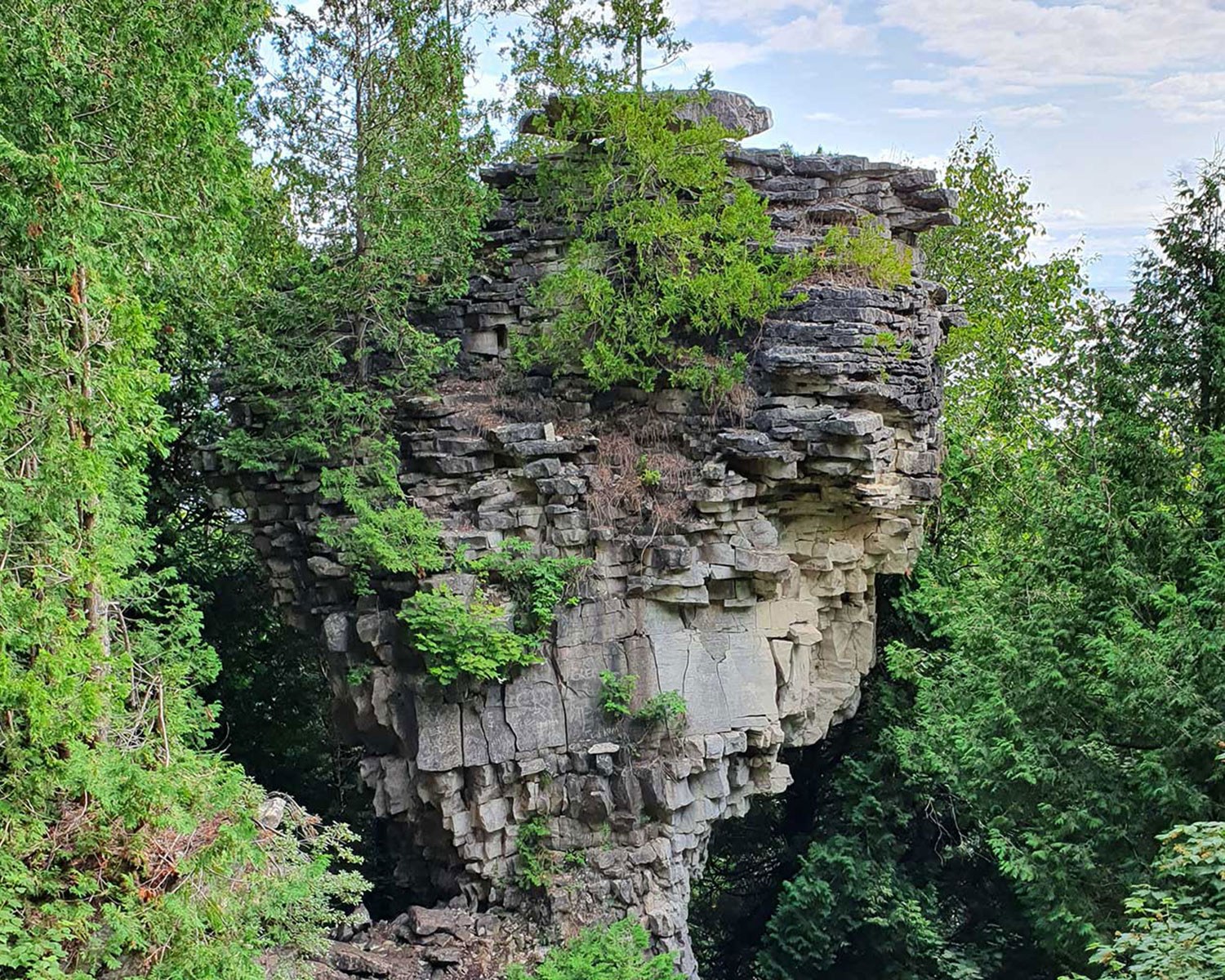 Devil's Monument flowerpot